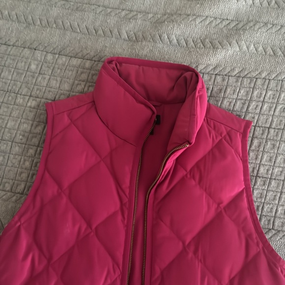 Hot pink quilted vest - Picture 2 of 2